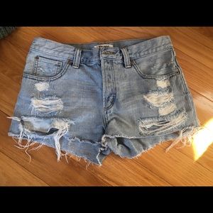 Aritzia - TNA denim shorts size 29
